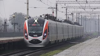 ЭПЛ2Т-017 и Hyundai Rotem HRCS2-009 по станции Камянское