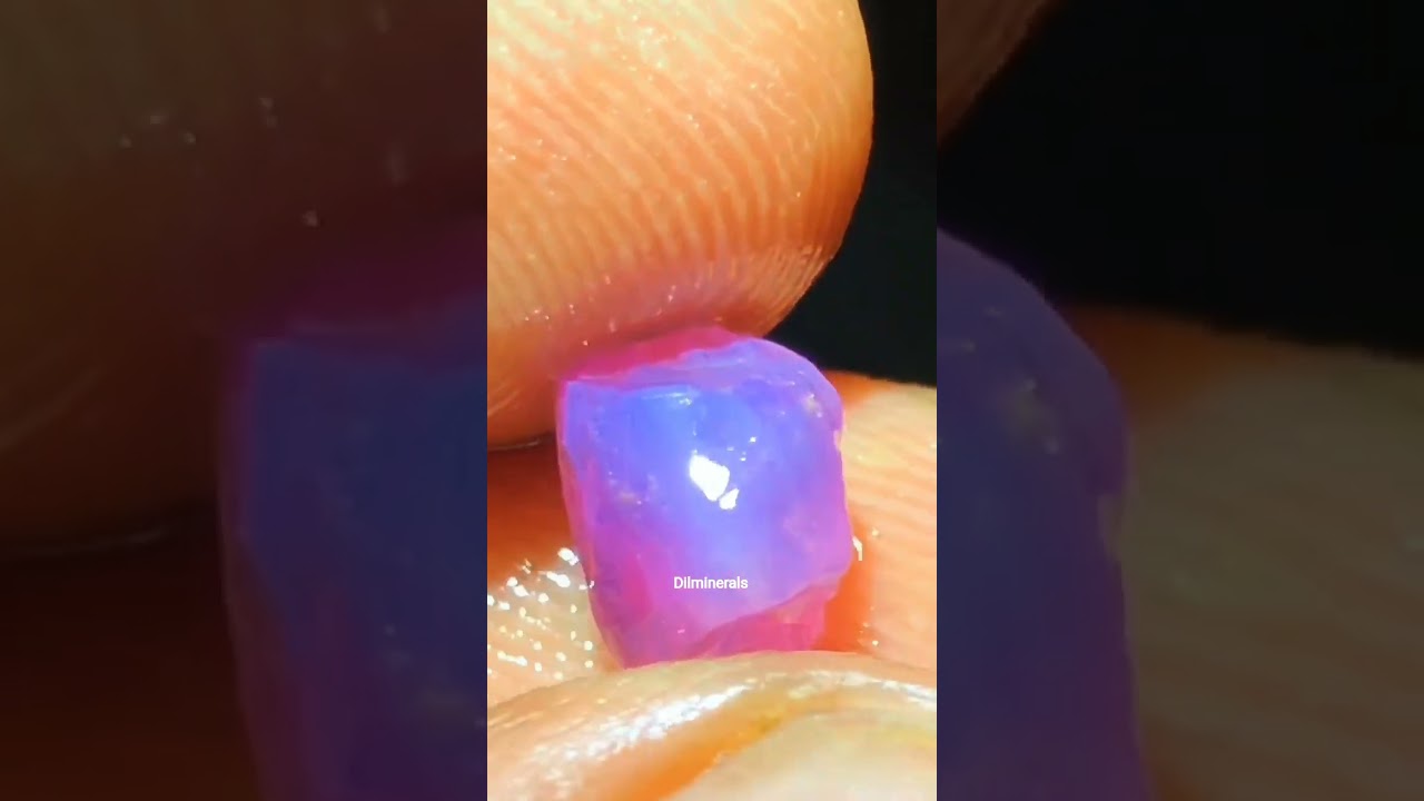 natural red geuda sapphire 😻😍