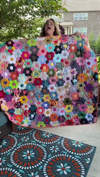 English Paper Piecing Quilt Reveal! #learntosew #sewing #sew #diy #shorts