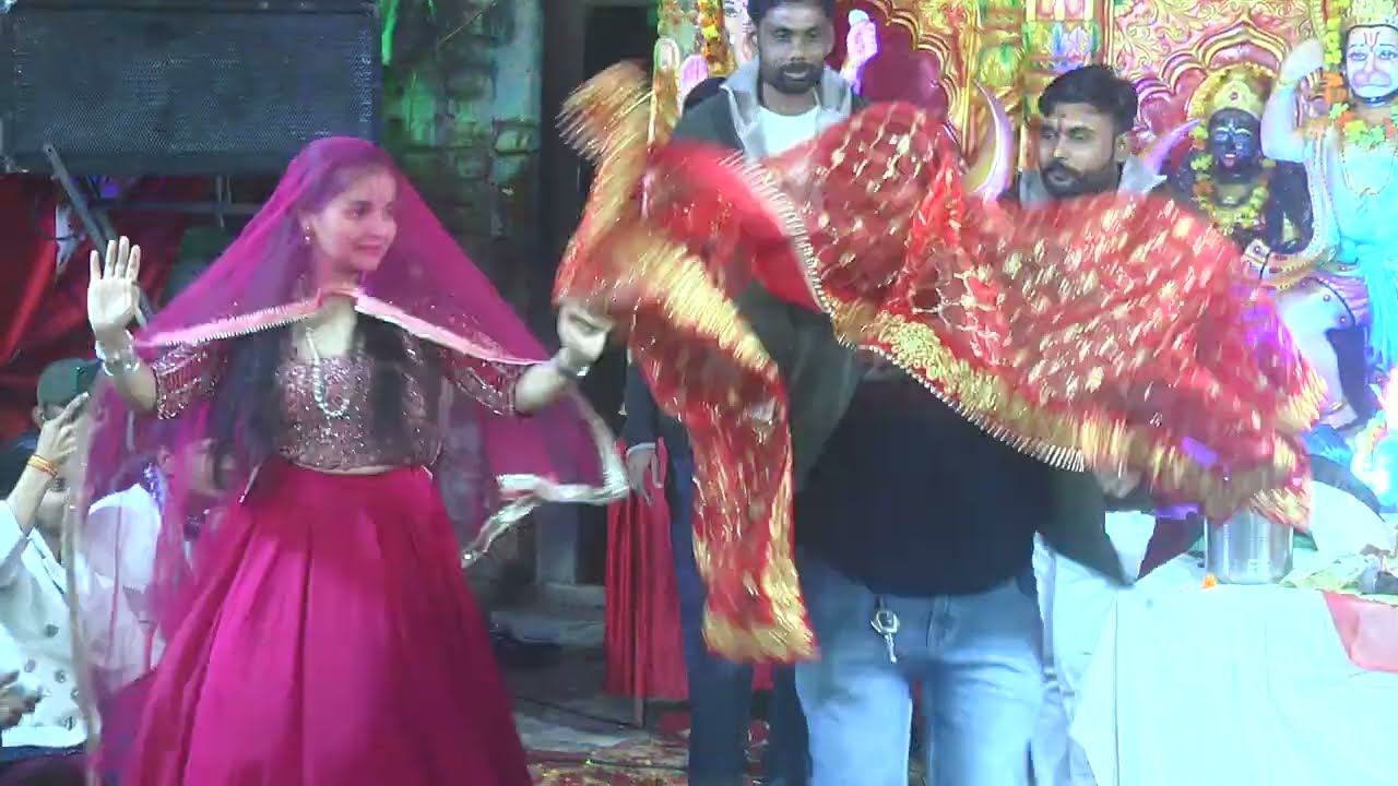 छोटी सपना ने//सभी को कराया🌹मां भगवती के जागरण में डांस💃#dance 