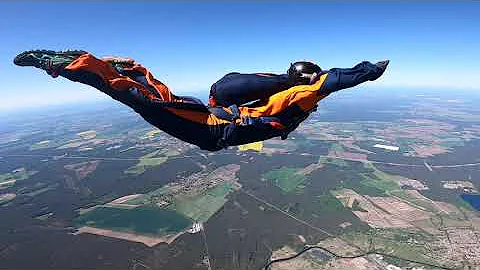 Learning to Skydive - Aff level 4-6 - Fallschirmspringen bei Skydiving Club Mecklenburg