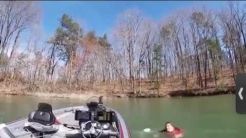 Essaye de ne pas rire ,chute spectaculaire mdr