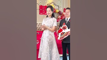 Mẹ chồng mặc sườn xám đẹp gây bão mạng và bố chồng lịch lãm trong ngày cưới của con mình #cheongsam