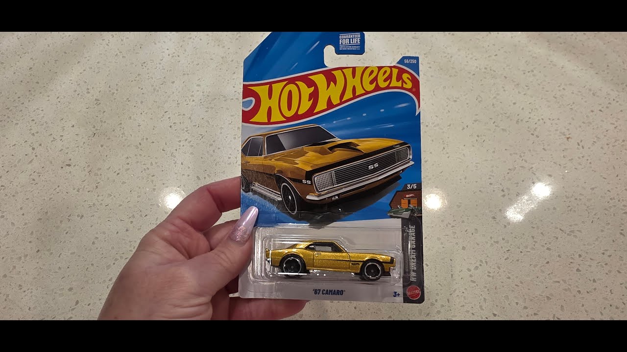 Распаковка и демонстрация модели Hot Wheels '67 Camaro Dream Garage!