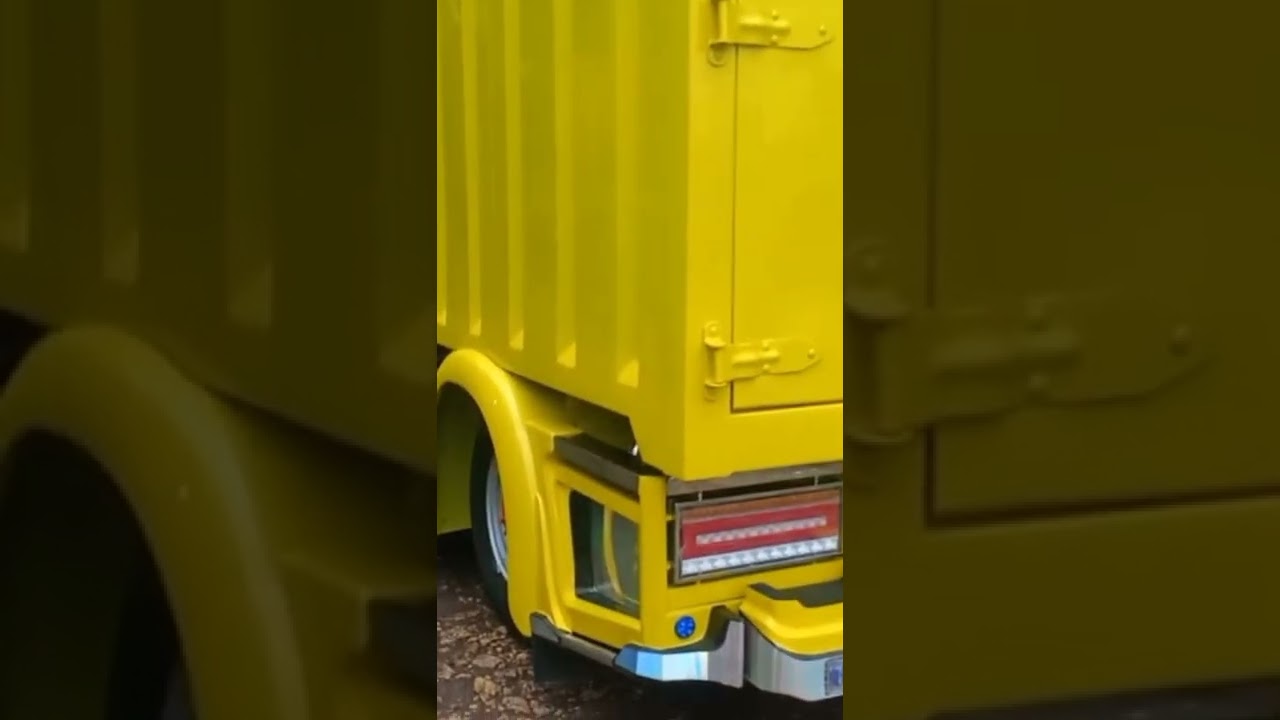 truk engkel  pengaman ful bois dan interior yg jos