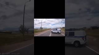 Дтп В Дагестане «КамАЗ» врезался в патрульный автомобиль.