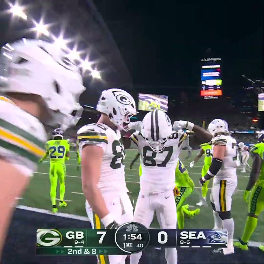 Romeo Doubs catches for a 13-yard Touchdown vs. Seattle Seahawks