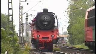 schnellste Dampflok der Welt trifft E-Lok 103 217 in Straubing am 12.5.02