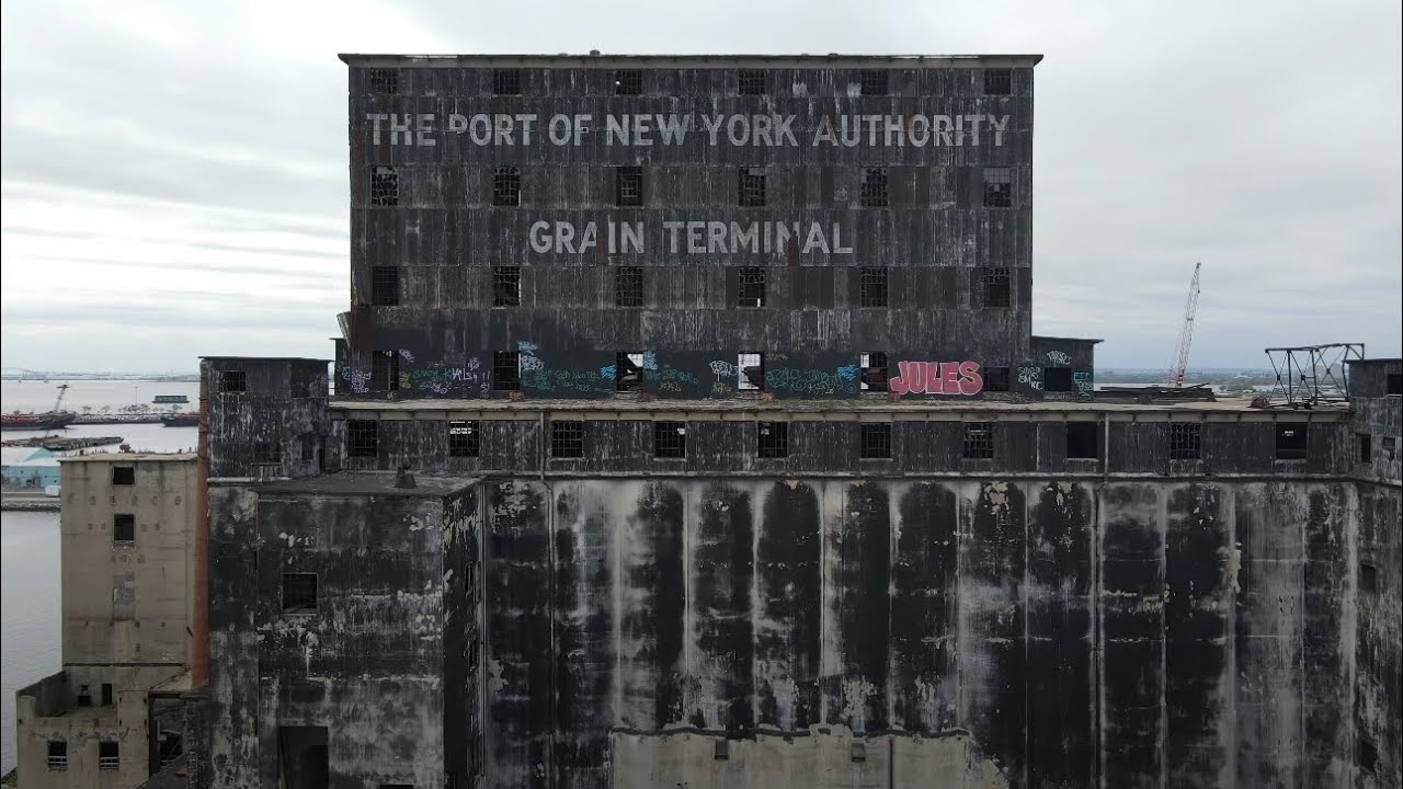 NYC Urbex | Climbing Red Hook Grain Terminal, Brooklyn