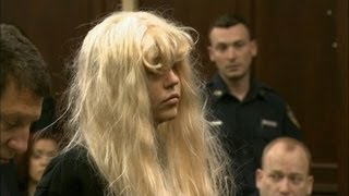 Amanda Bynes in 2007: 'What's wrong with me?'