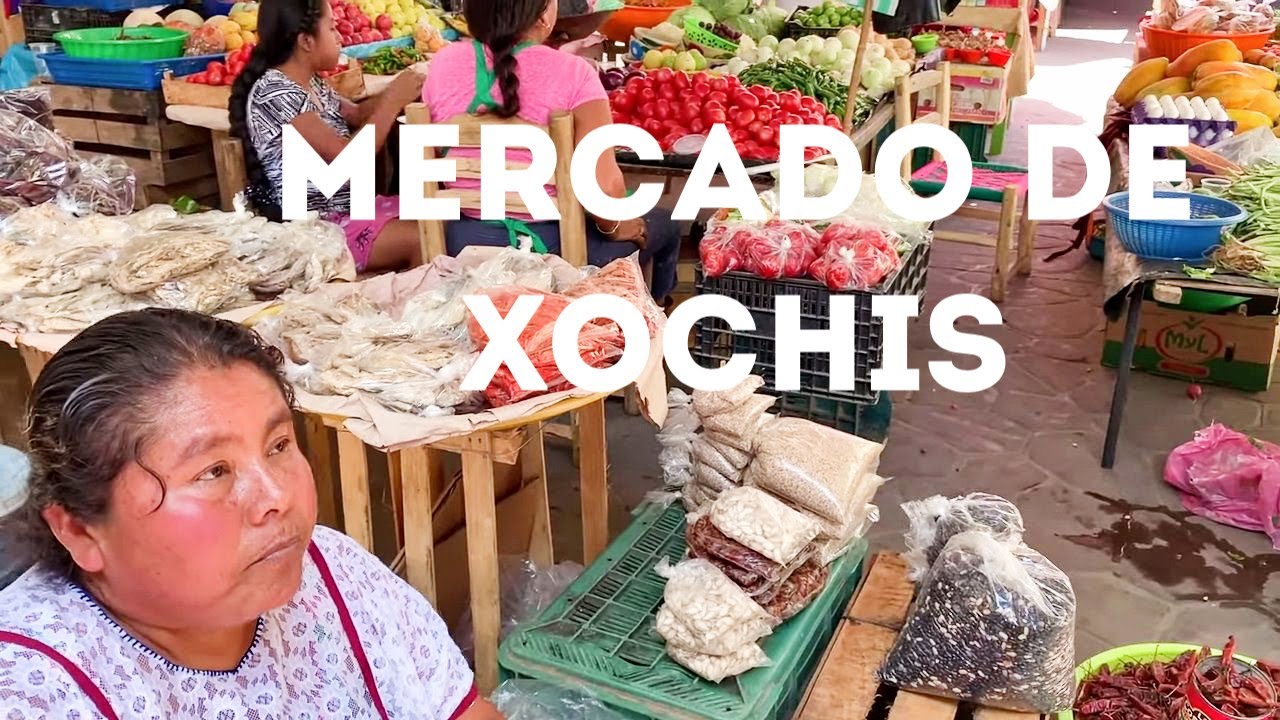 VISITANDO EL MERCADO DE XOCHISTLAHUACA, GRO. | La ROPA TIPICA más bonita.