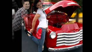 Pin Ups On The Prowl - Life Phases Photography