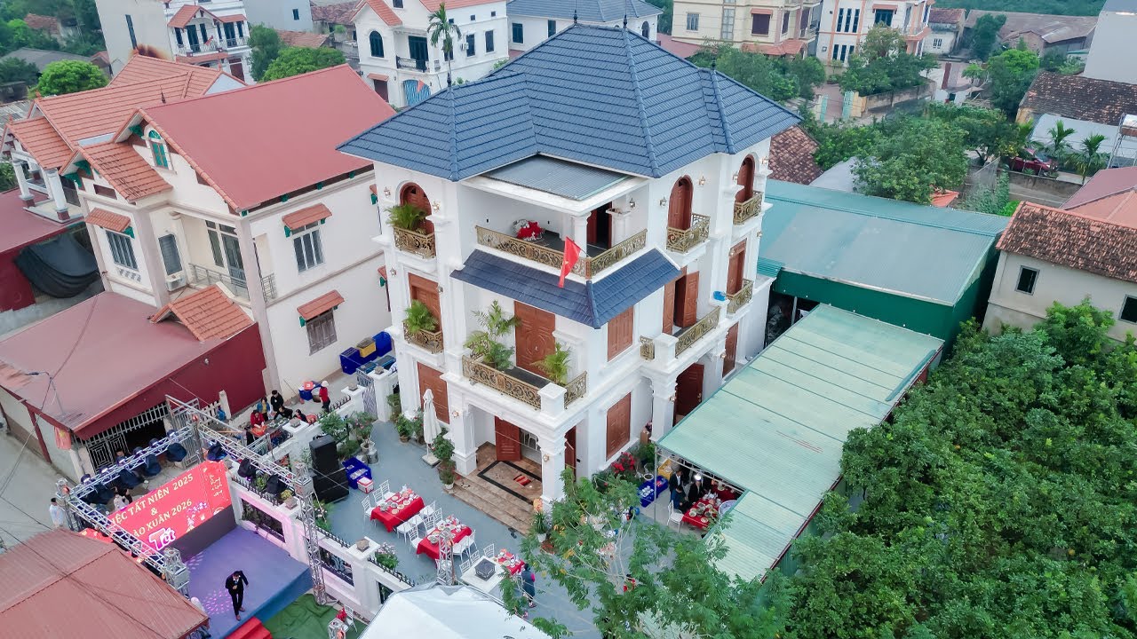 Tiệc Tất Niên Gia Đình Ông Bà Chung Chúc Năm 2025