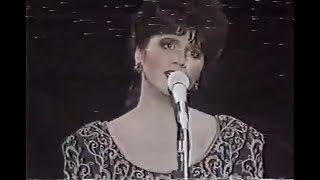 Linda Ronstadt sings at 13th Tokyo Music Festival with the Nelson Riddle orch. (1984) リンダ・ロンシュタット