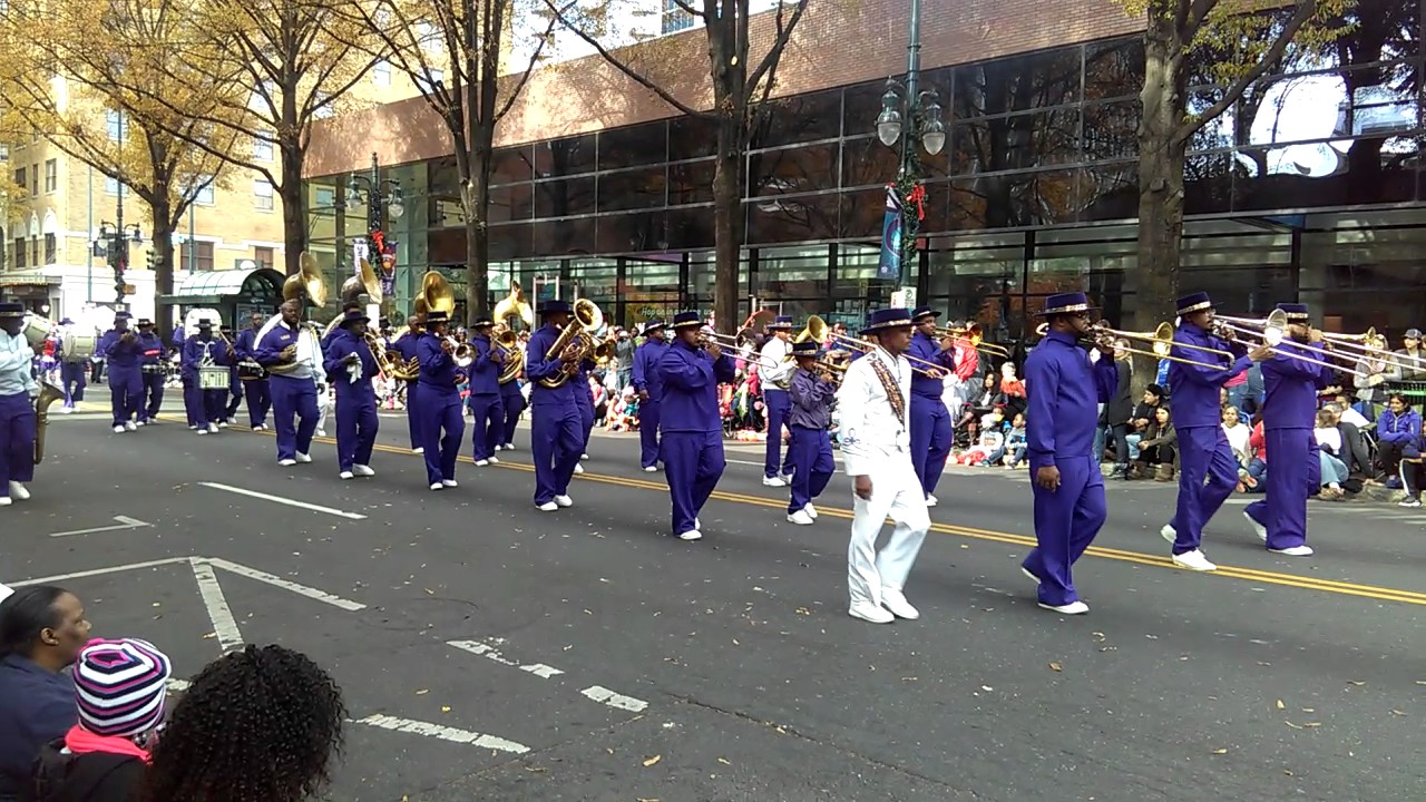uhop brass bandThe Charlotte Thanksgiving parade 2016 YouTube