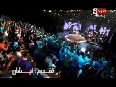 جورج وسوف الإنساني الحنين مع الأطفال في مستشفى بحنس قول يا ملك