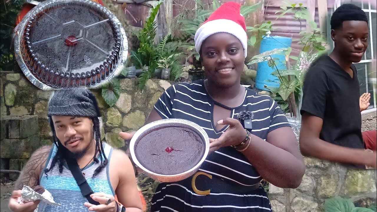 CHRISTMAS CAKE, TRYING TO MEET MY ORDERS