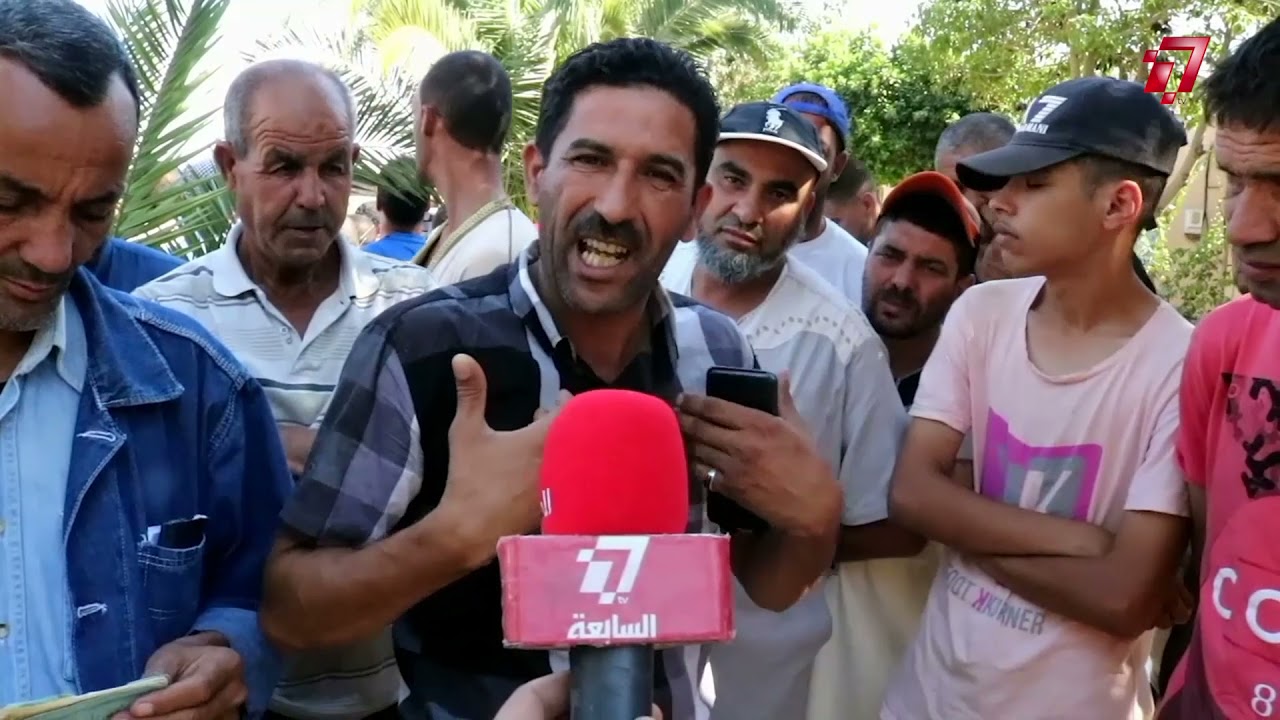 غليزان :  المقصيون من حصة 50 مسكن إجتماعي يغلقون مقر البلدية#