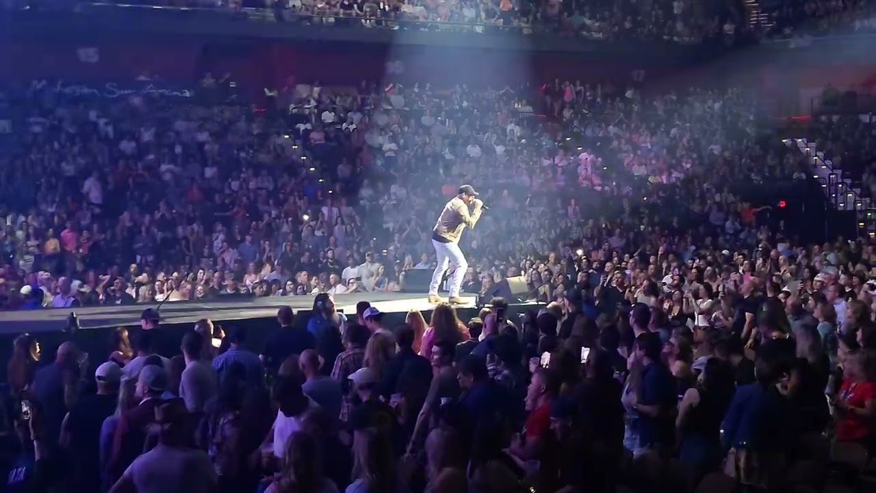 Cole Swindell - Single Saturday Night (live at Mohegan Sun June 9, 2023)