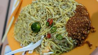 The Best CHARCOAL FRIED HOKKIEN MEE in Singapore! TASTY