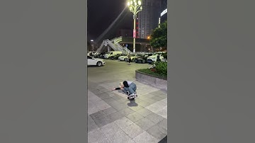 Zhang Xingte takes funny video of a popular "dance step"【张星特】又拍搞笑视频了：空中滑不了一点步｜Douyin 抖音更新 10/23/23