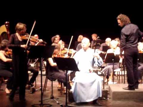 guo gan playconcerto Bach avec Anne Menier in Runion