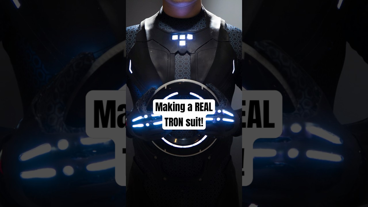 My #tron suit has ONE flaw.. #shorts #tronlegacy #tronares #cosplay #disney #diy #3dprinting #3d