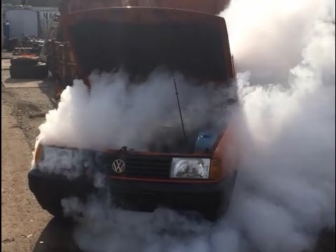 Video: Was passiert, wenn ein Auto ohne Öl gefahren wird?