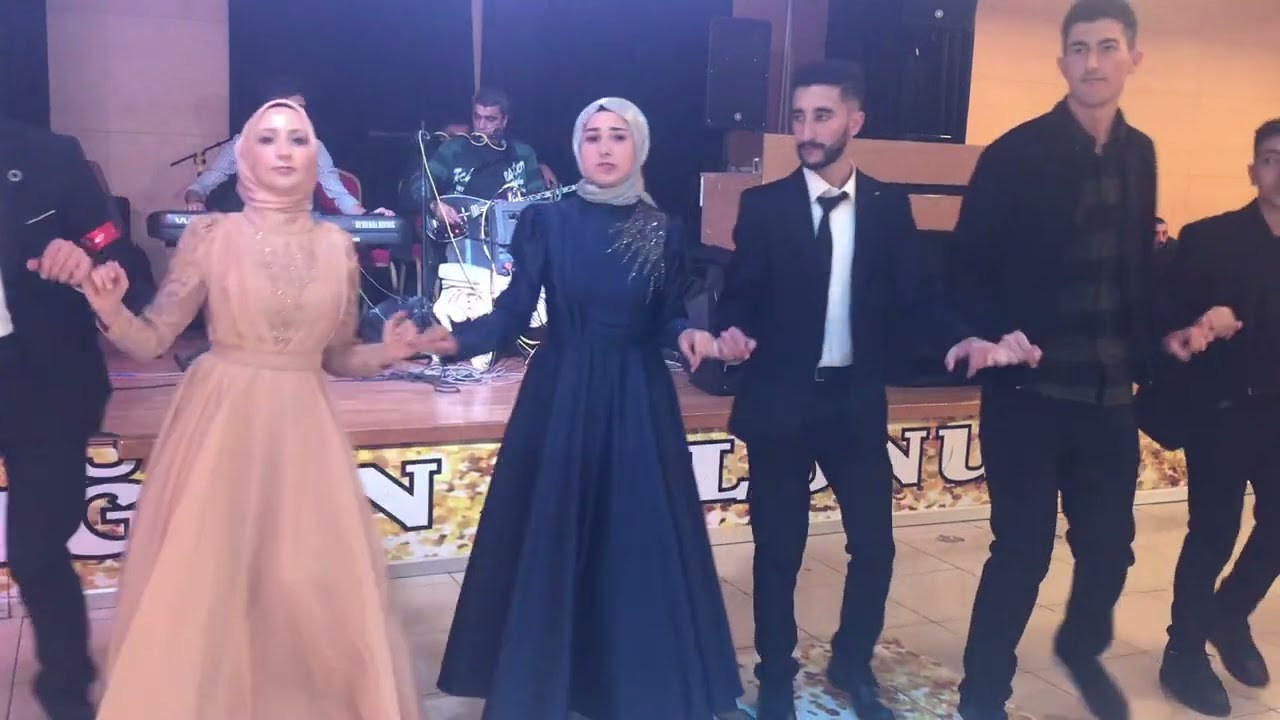 Böyle şenlikli düğün görmediniz #Muhteşem #halaylar