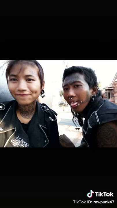 Pasangan anak punk