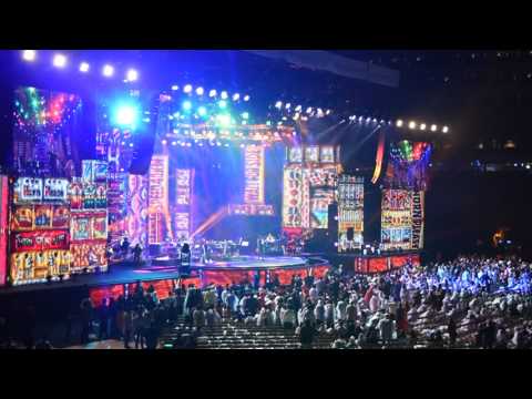 IIFA Rocks 2017 - Mika Singh - Heer toh badi sad hai