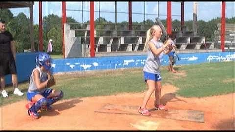Laying Down the Perfect Bunt in Fast Pitch Softball