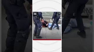 الشرطة الفرنسية تقمع مناصرين لفلسطين