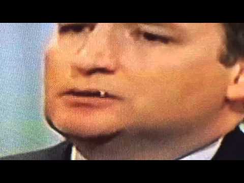 Ted Cruz EATS BOOGER live at Republican Debate!