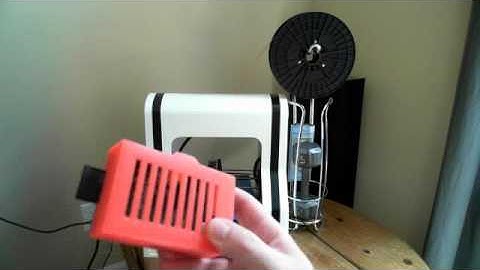 New ROBO 3D printer. Examples of prints, and "world