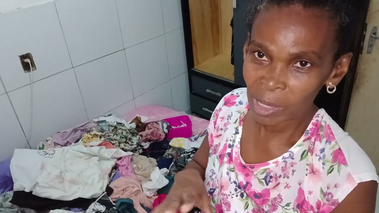 Eu arrumando o meu Quarto!