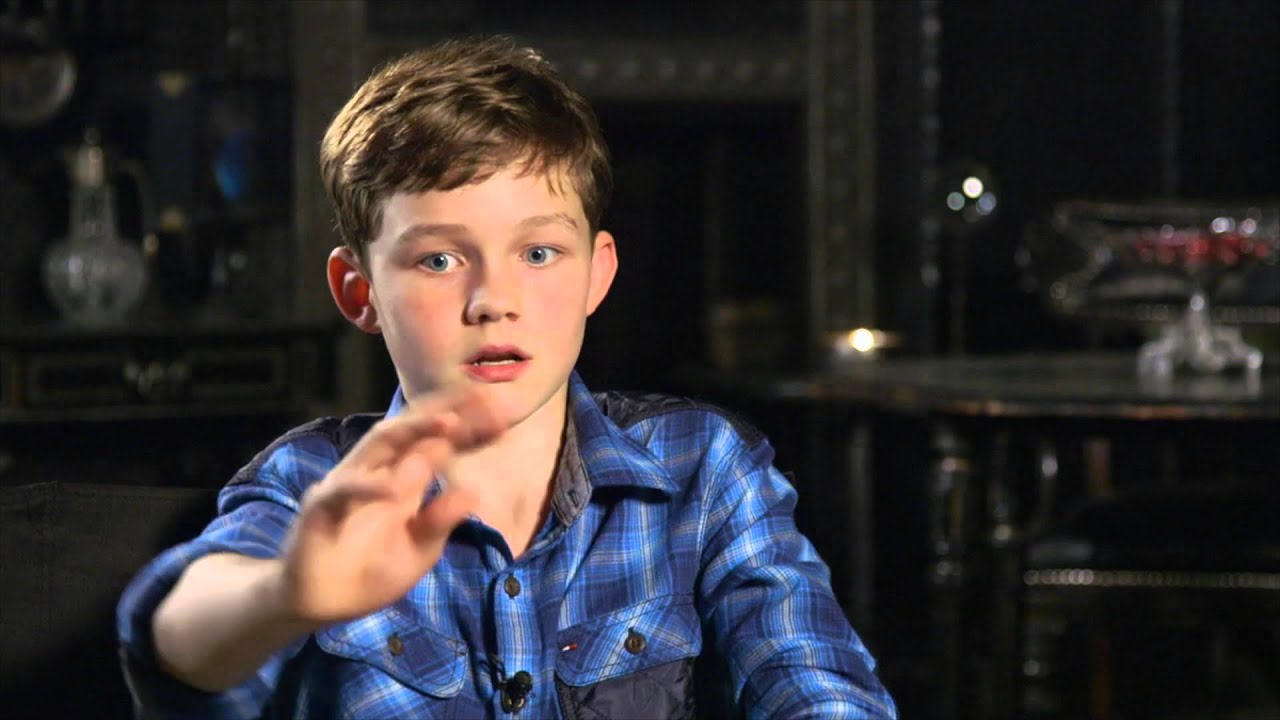 På hovedet af hver gang Forberedende navn Levi Miller: PAN - YouTube