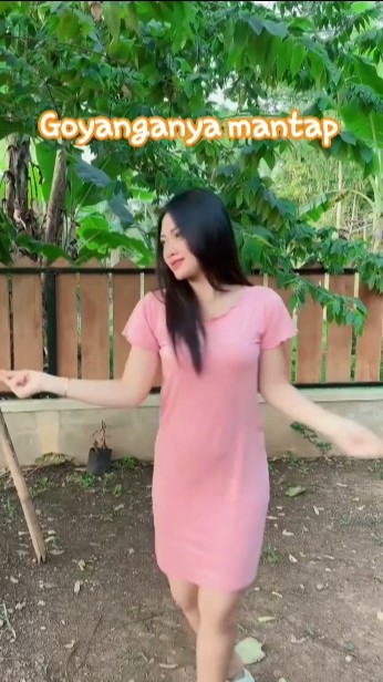 ayo goyang tipis tipis untuk melepas lelah #trending #joget #dangdut #viral #shorts