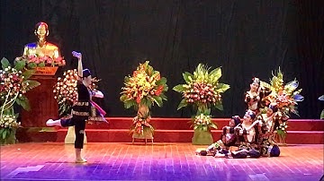 Múa dân tộc Lô Lô - Lớp BĐM4 - trường Đại Học Văn hoá Hà Nội