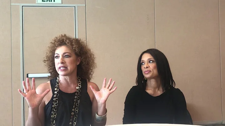 Alex Kingston & Valarie Pettiford SDCC Interview |...