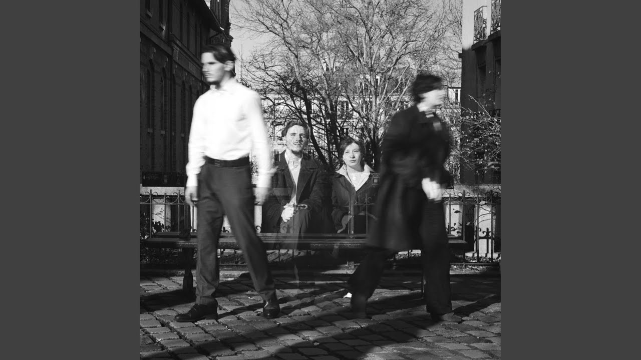 Assista a RENDEZ-NOUS no YouTube Assista a RENDEZ-NOUS no YouTube