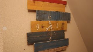 Pallet clock A very simple pallet wood clock!