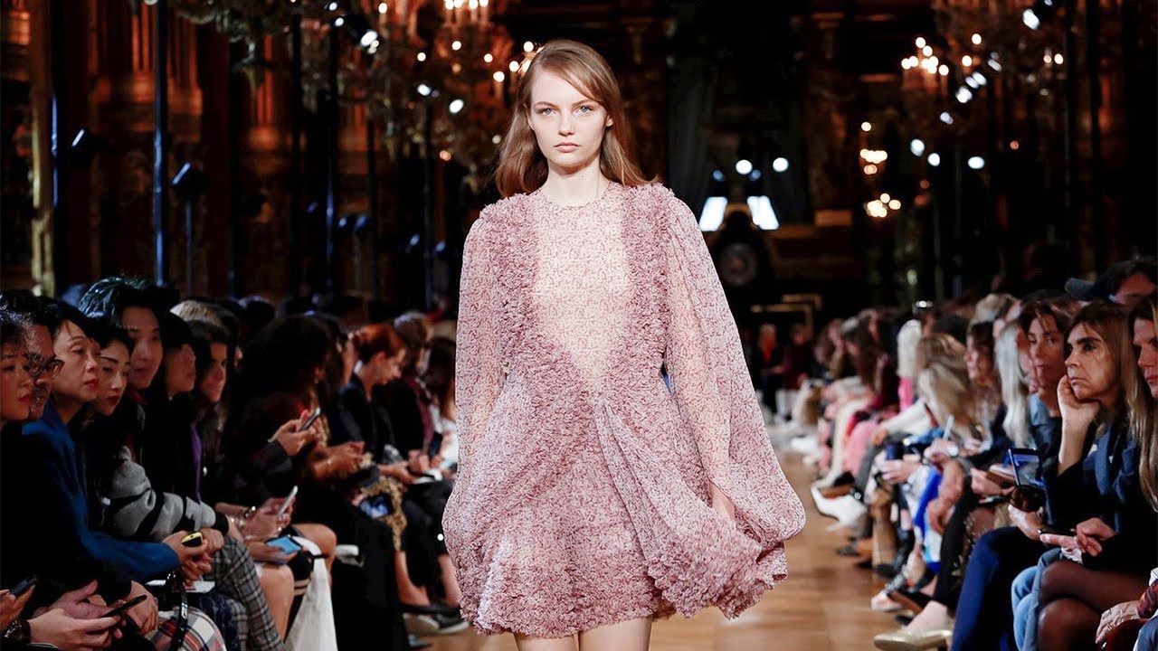 Stella McCartney at Paris Fashion Week 2019: Inside the AW19 collection -  A&E Magazine