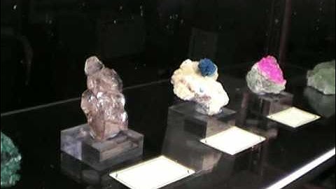 LED Cabinet Lighting No.2 "LED versus tungsten"