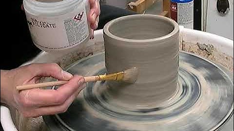 Throwing a sodium silicate pot on the wheel
