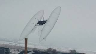 Solar Powered Blimp Flies Upside Down