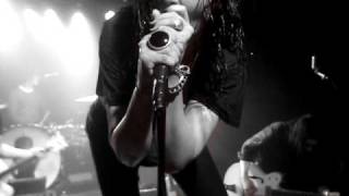 The Dead Weather - Hustle and Cuss / New Pony - Don Hills - 8/4/2010 chords