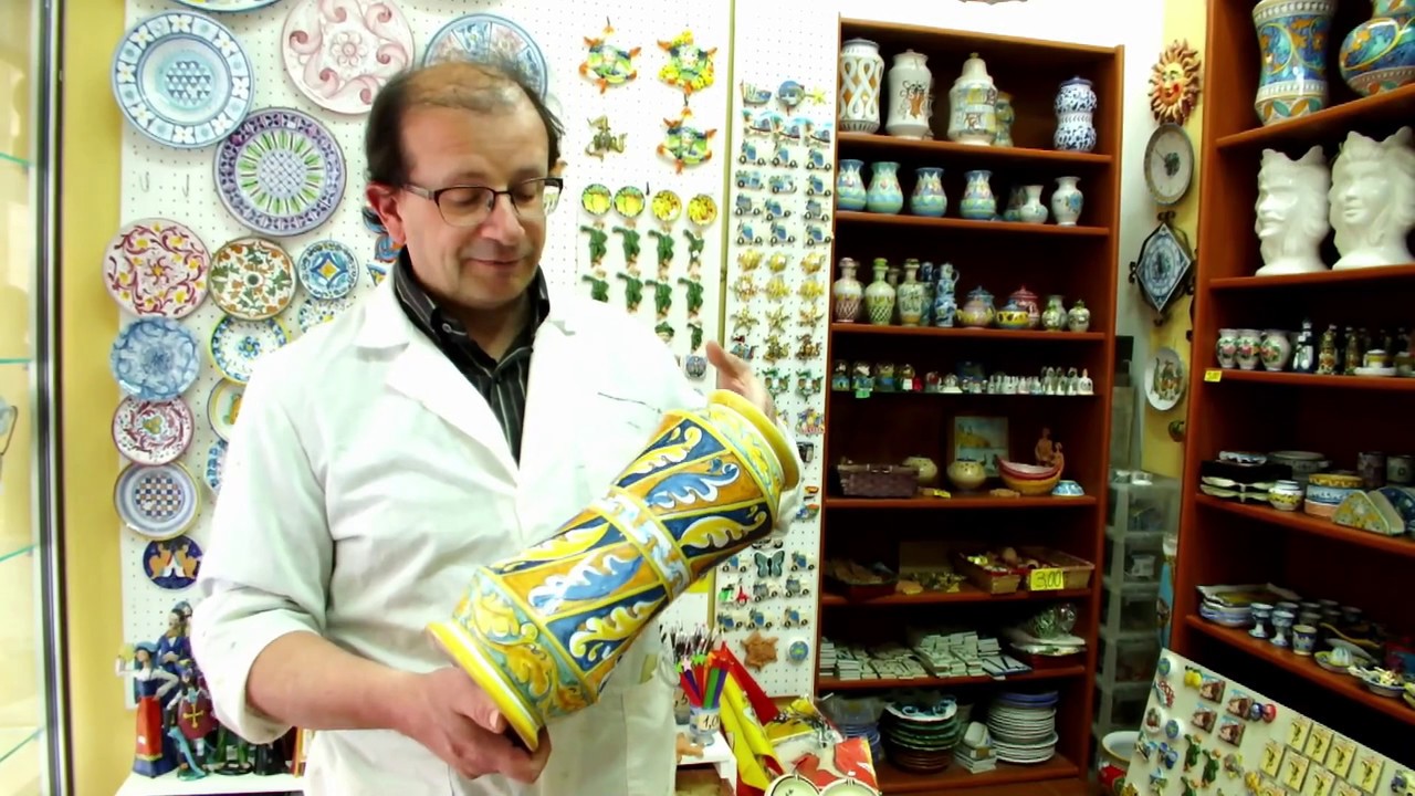 Statua Decorativa in Ceramica Lavorata a Mano Made in Italy