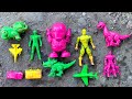Membersihkan Mainan Warna Warni Hewan Gajah Utraman Ironman Captain America Dinosaurus Sigani Membersihkan Mainan Warna Warni Hewan Gajah Utraman Ironman Captain America Dinosaurus Sigani