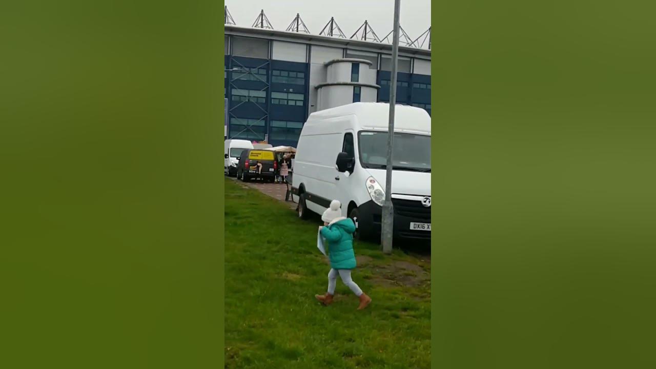 Falkirk Stadium Car Boot sale, Raining but Very Busy YouTube